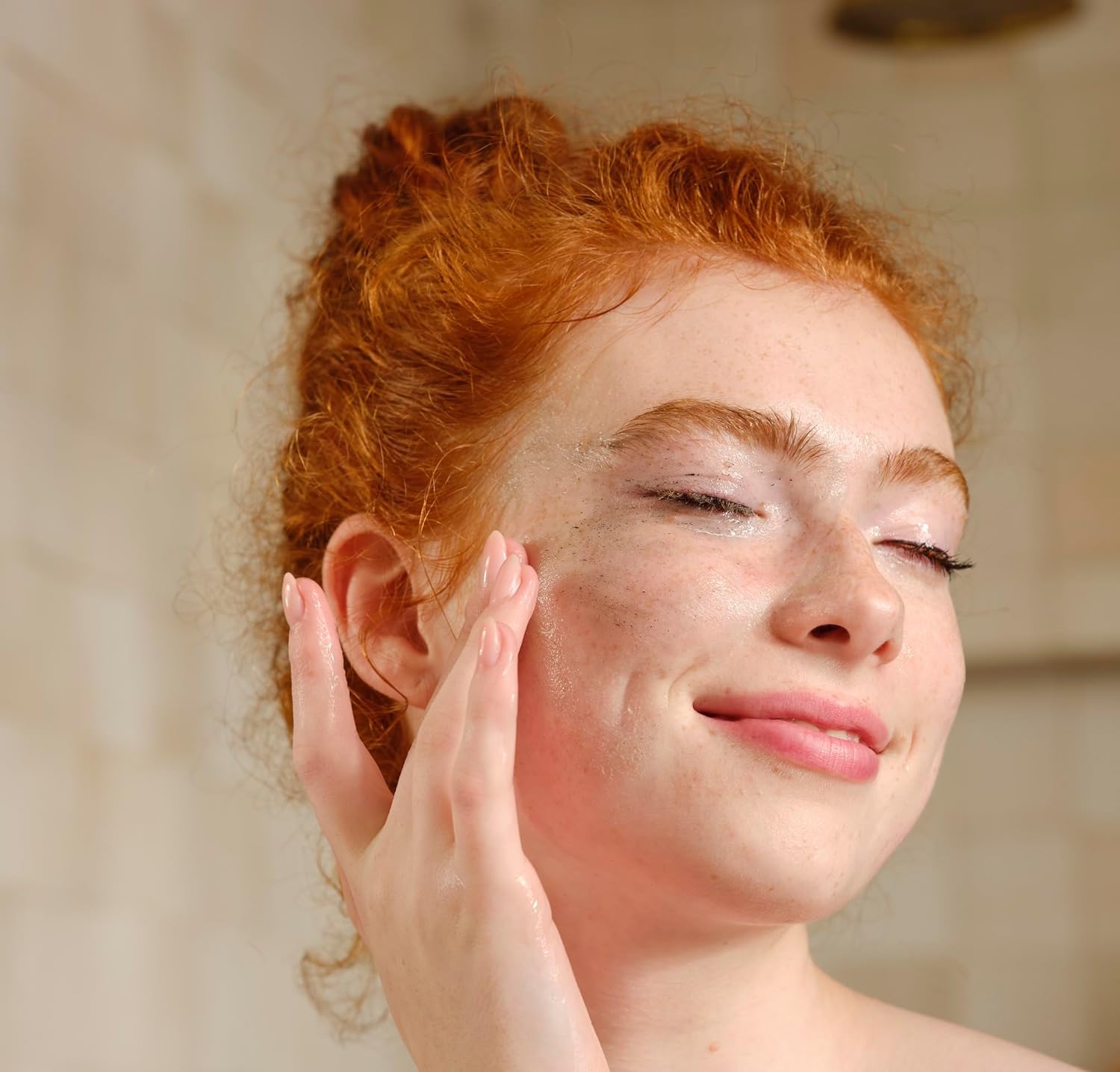 The Body Shop Camomile Jelly One-Step Cleanser