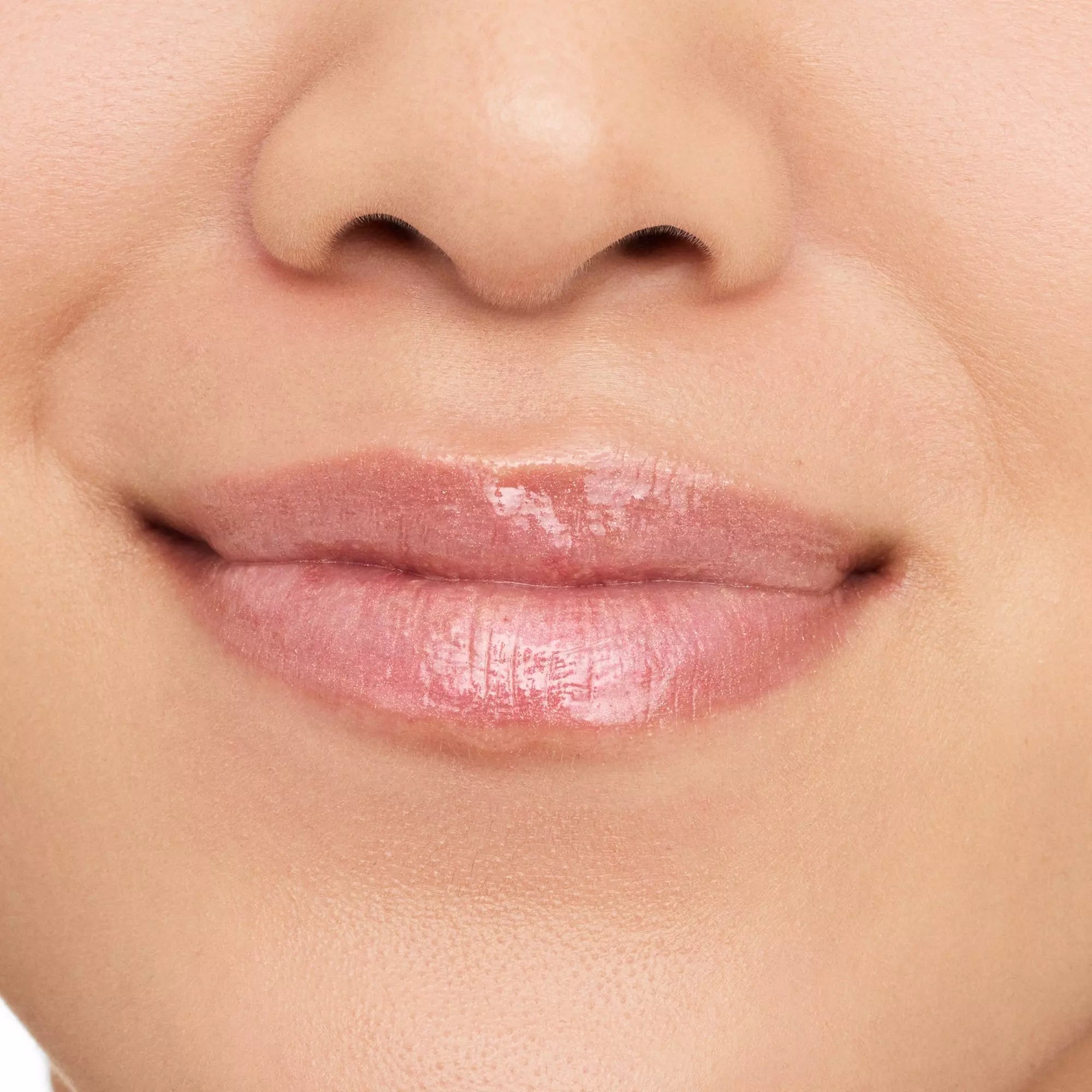 Essence Pearly Potion Multi-Reflective Lipgloss