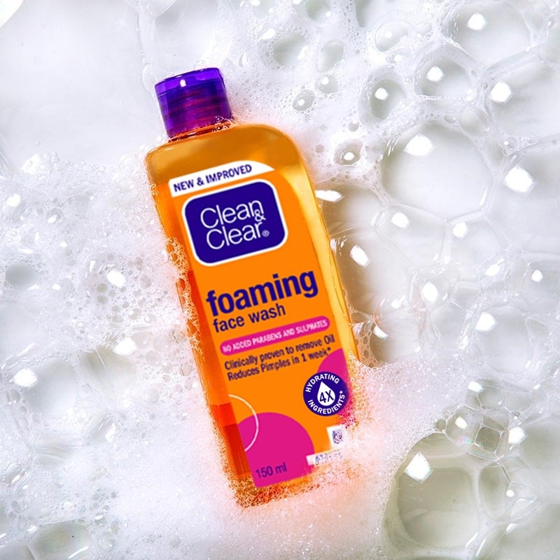 Clean & Clear® Foaming Face Wash